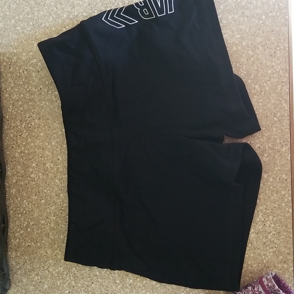 Workout shorts - Picture 2 of 4